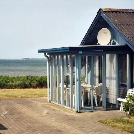 Three-bedroom Holiday In 4 度假居 *