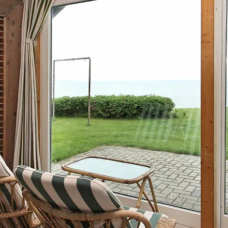 Three-bedroom Holiday In 4 * Vinderup
