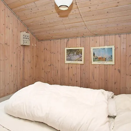 Three-bedroom Holiday In 4